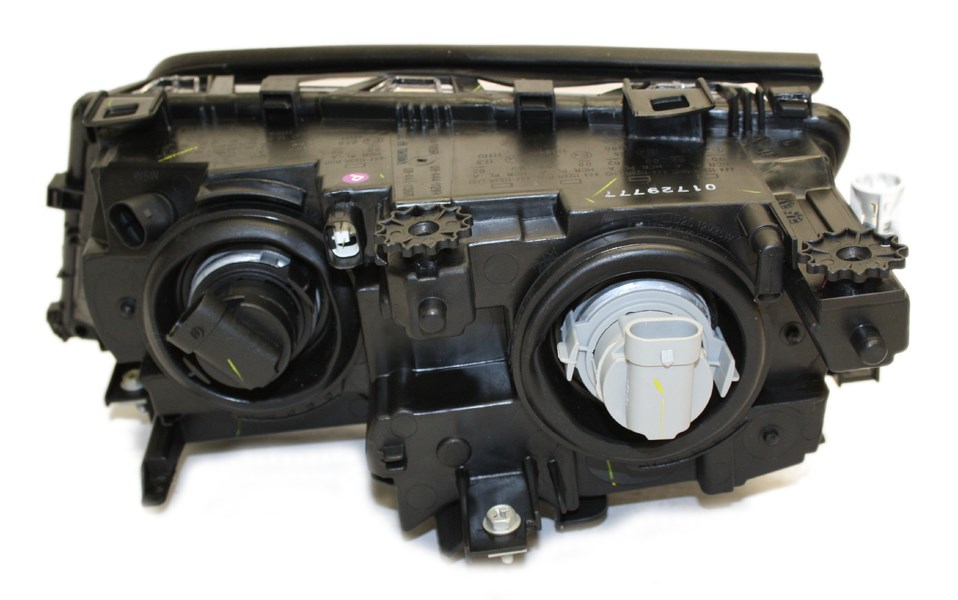 Фара права H7/H7 SED/TOURING чорна рамка 10/01- [DEPO]